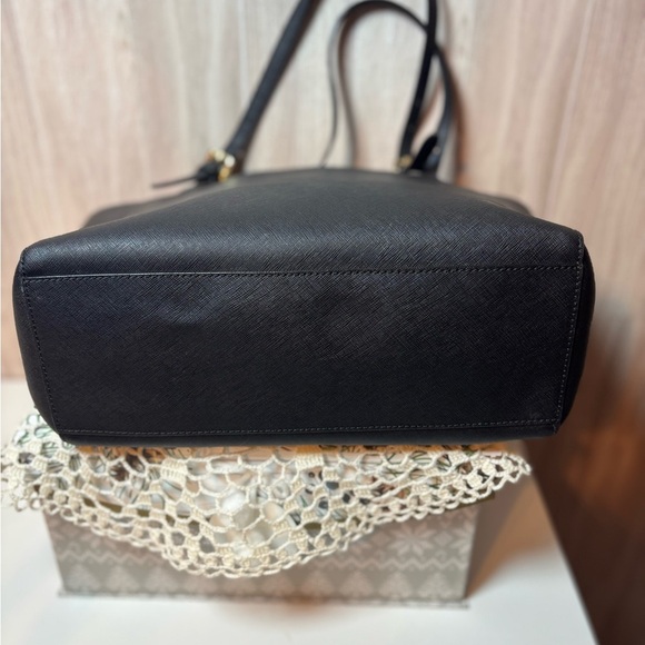 Tory Burch York Buckle Tote Bag Black Saffiano Leather with Gold Accents - Picture 4 of 13
